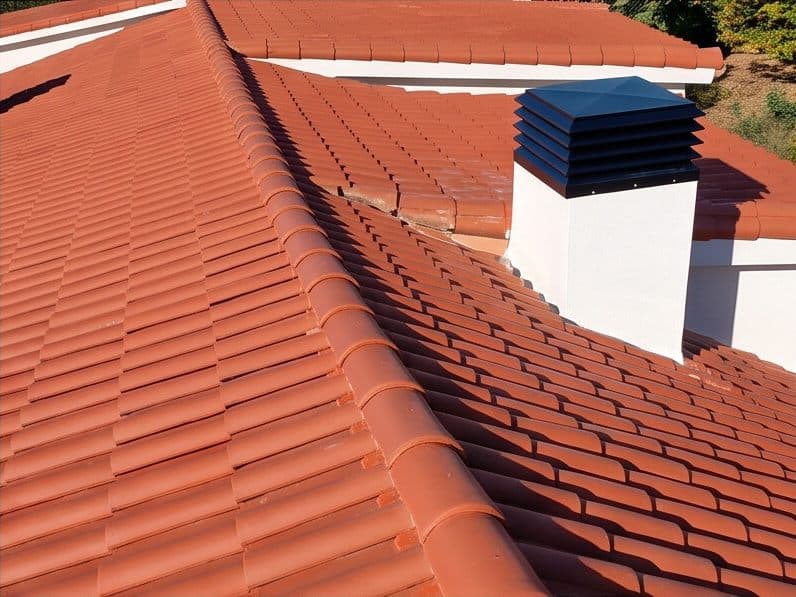 Instalación de tejado de teja cerámica en Vigo