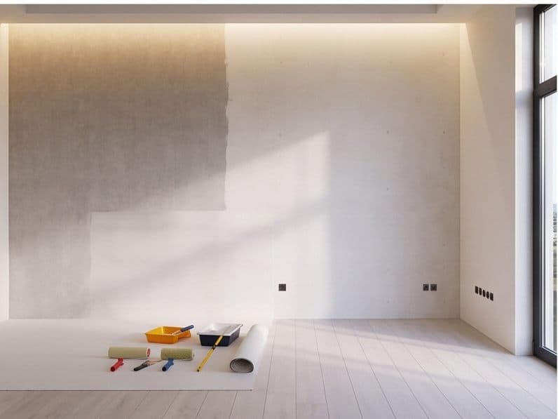 Pared alisada y pintada en una reforma interior en Vigo